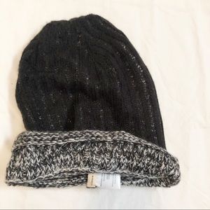 URBAN OUTFITTERS Beanie